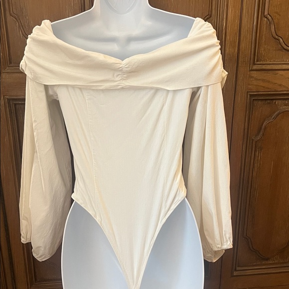 Skylar Rose Off-Shoulder White Bodysuit Size S - Picture 6 of 11